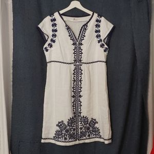 Boden Navy embroiderd white linen dress cap sleeve